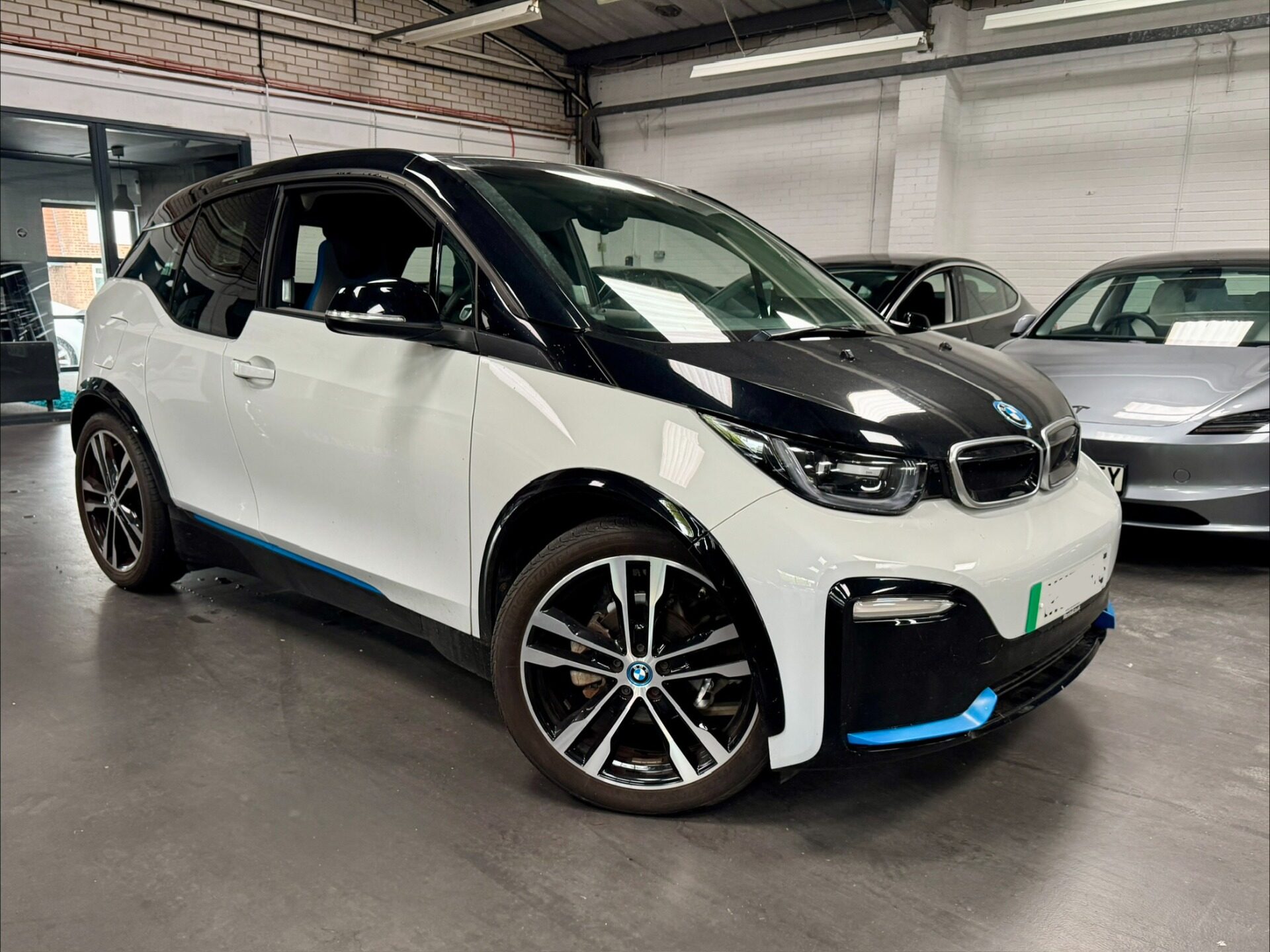 i3
