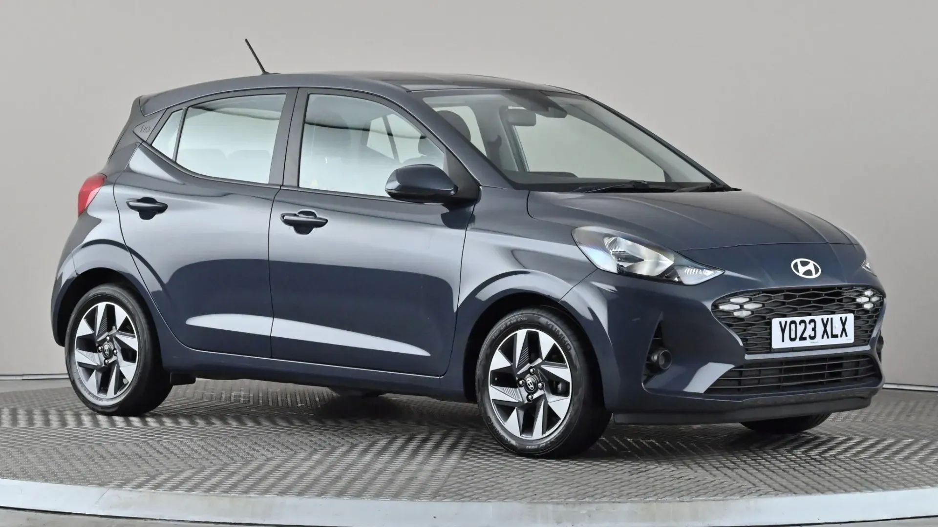i10