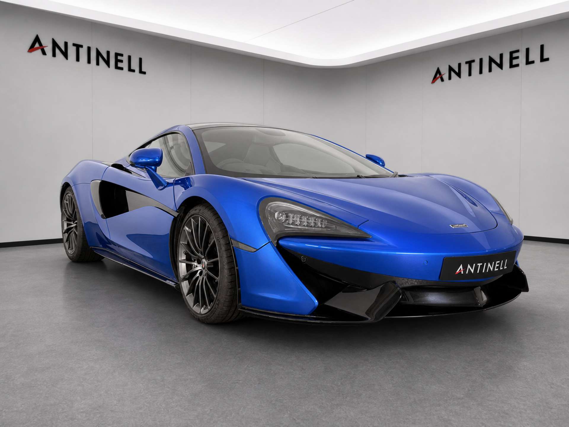 570GT