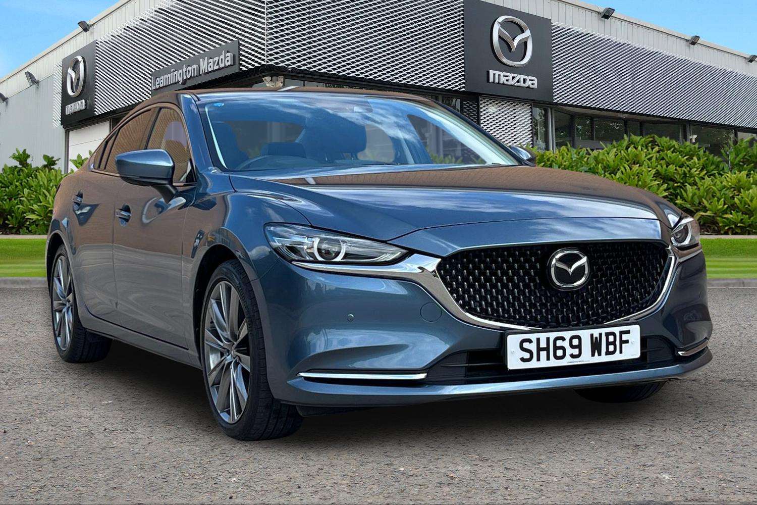 6 Saloon