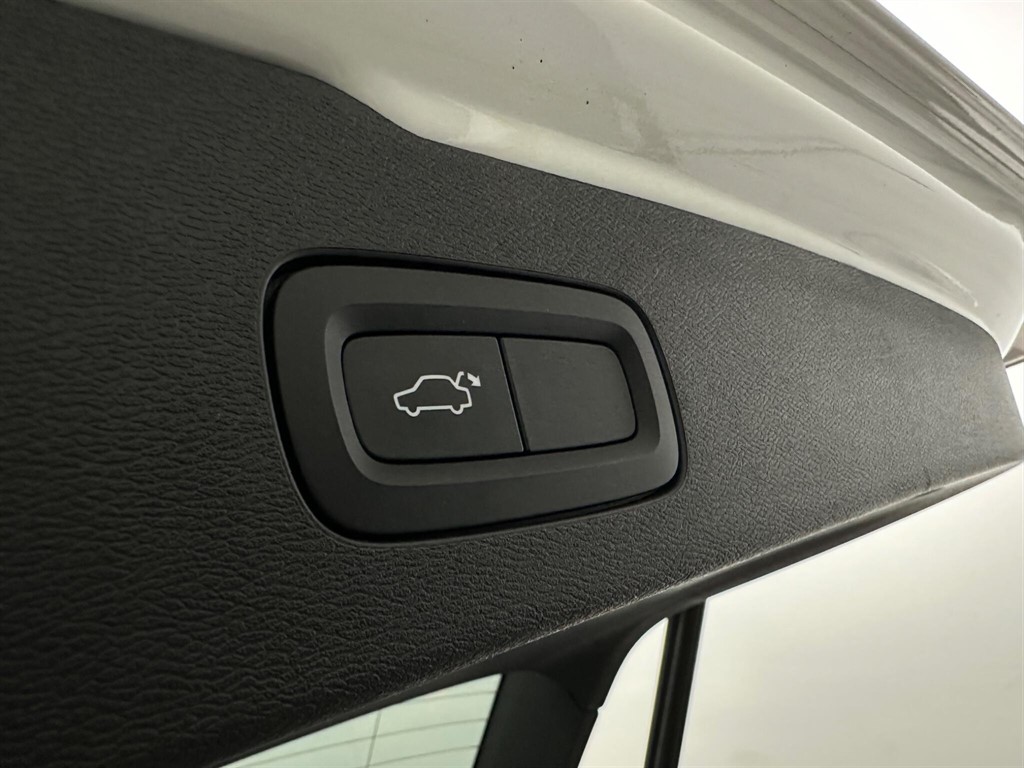 2022 Volvo V60