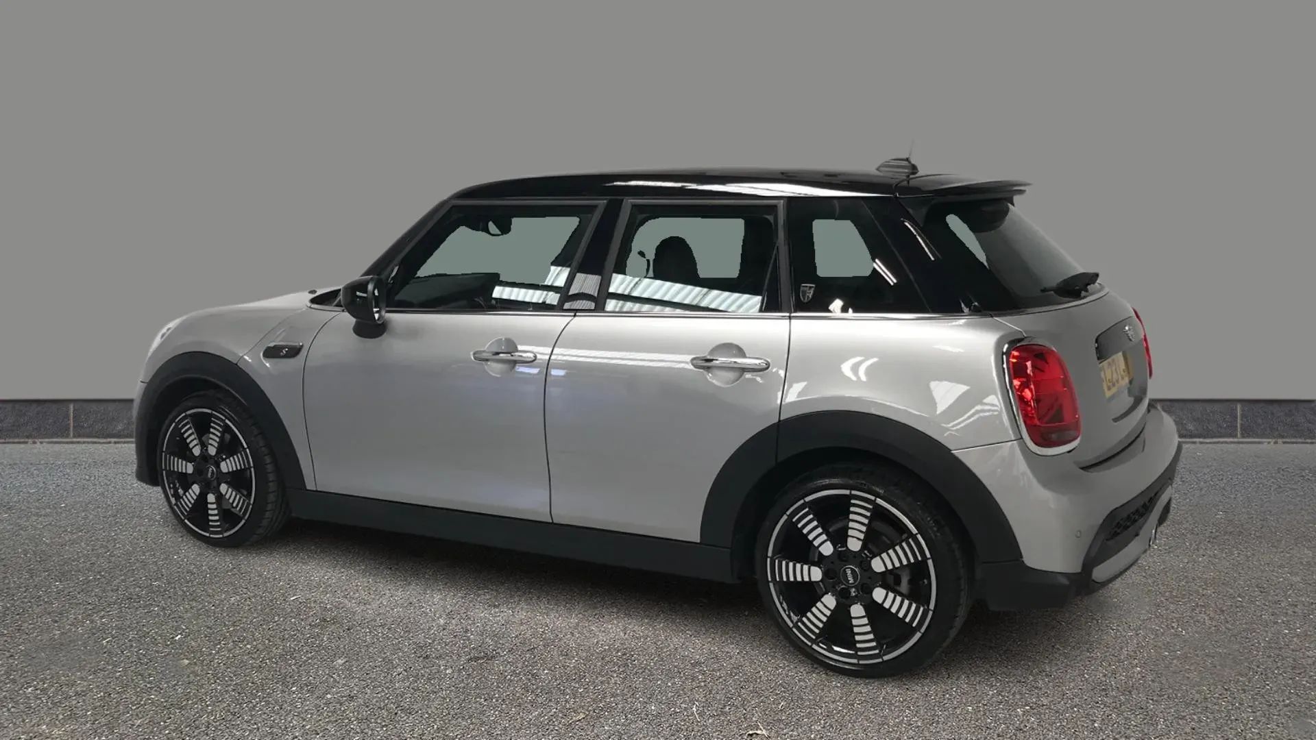 2023 MINI 5-Door Hatch