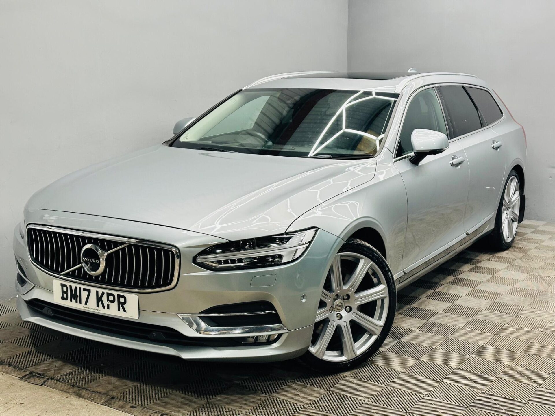 V90