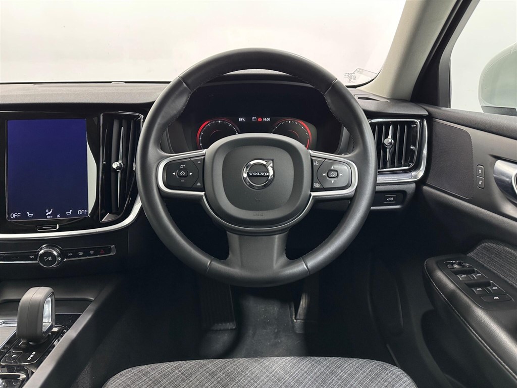 2022 Volvo V60