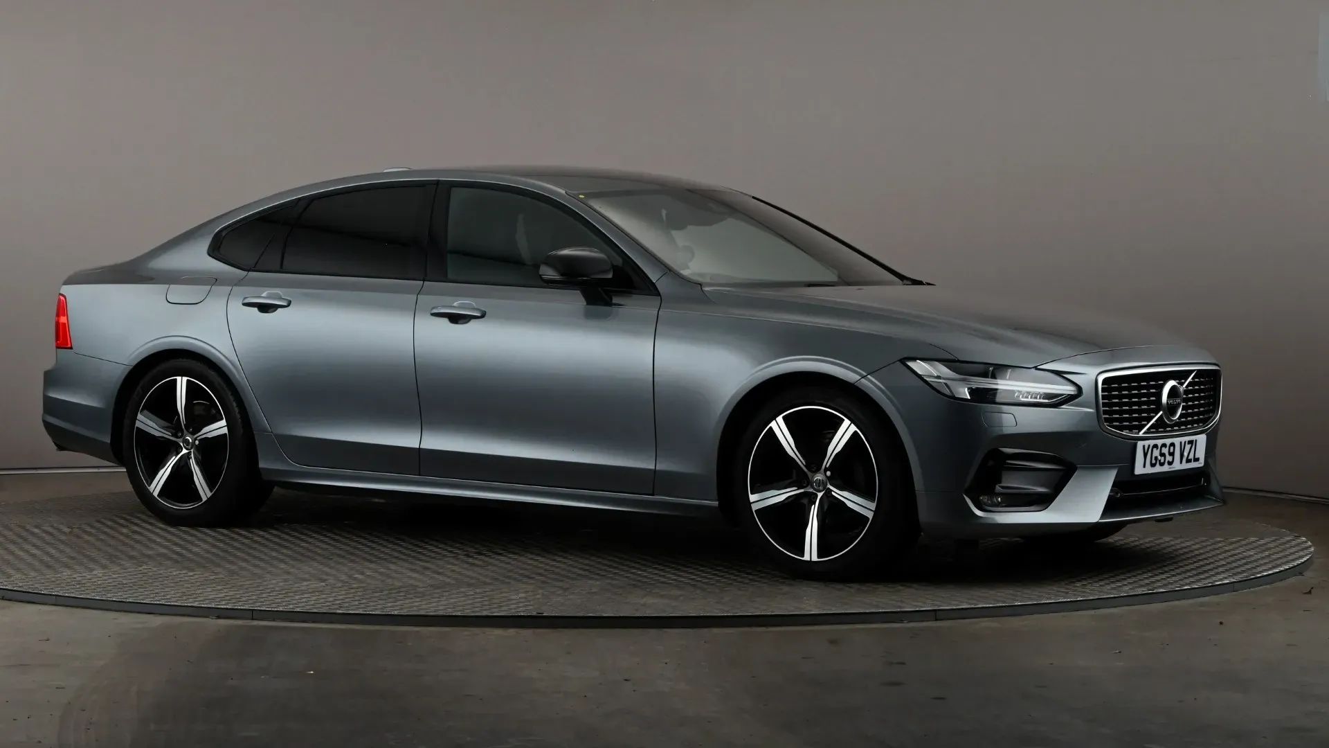 S90