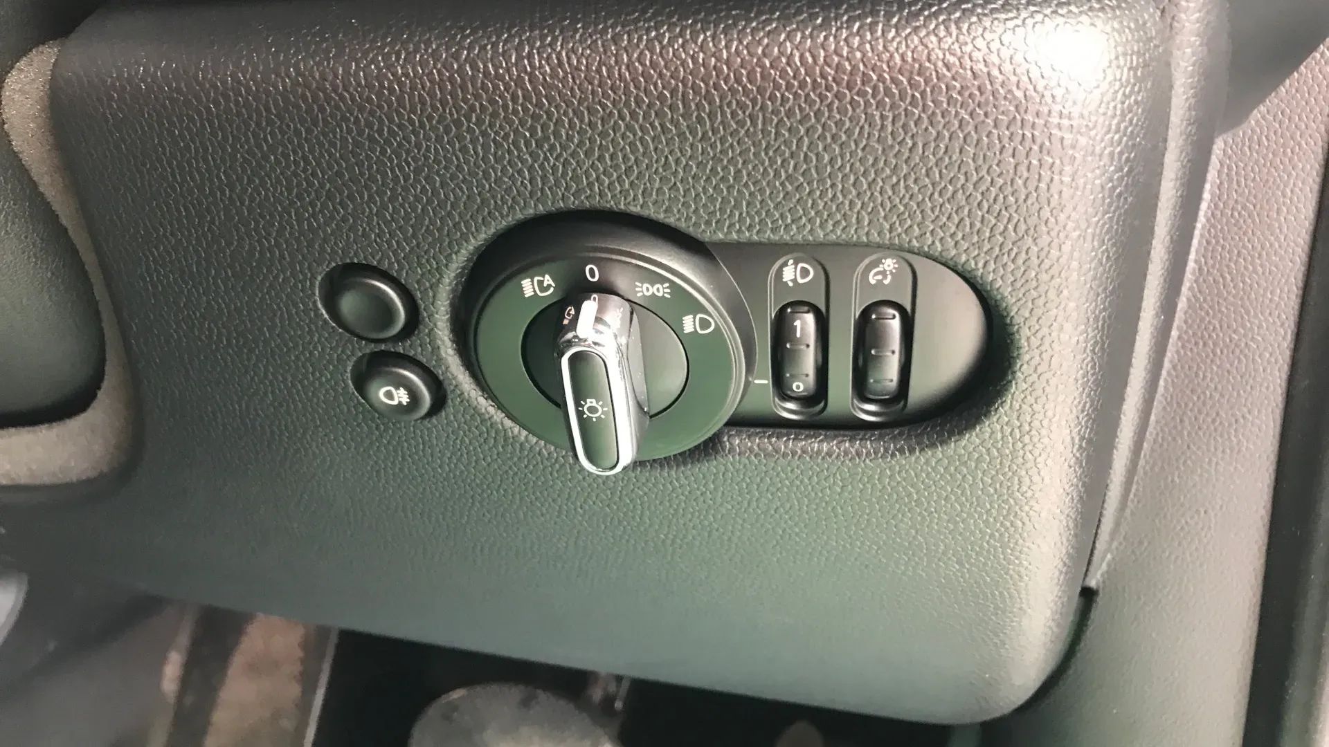 2023 MINI 5-Door Hatch