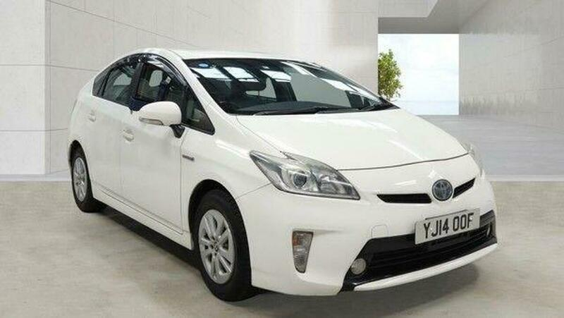 PRIUS SALOON