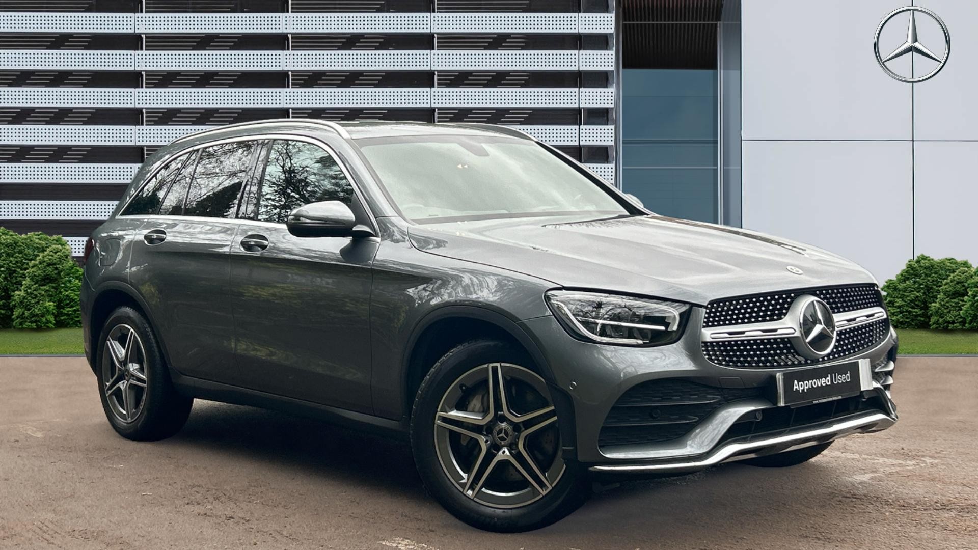 New Mercedes GLC 300 e 2023 review | Auto Express