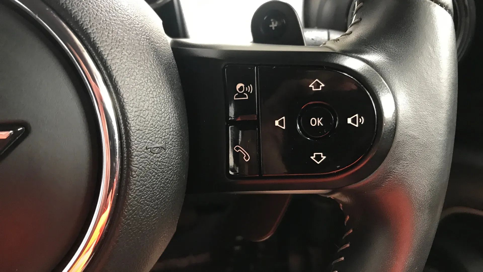 2023 MINI 5-Door Hatch