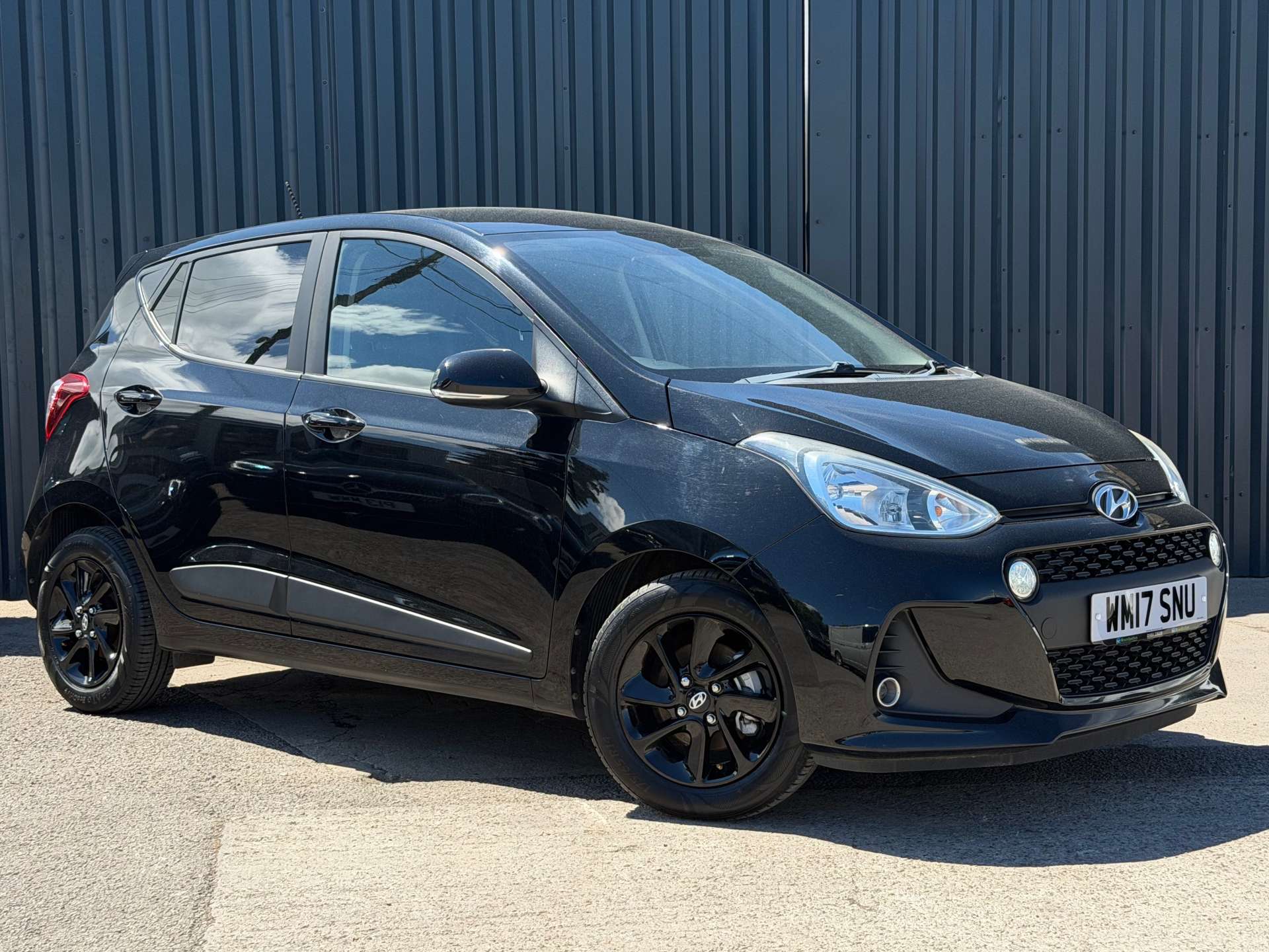 i10